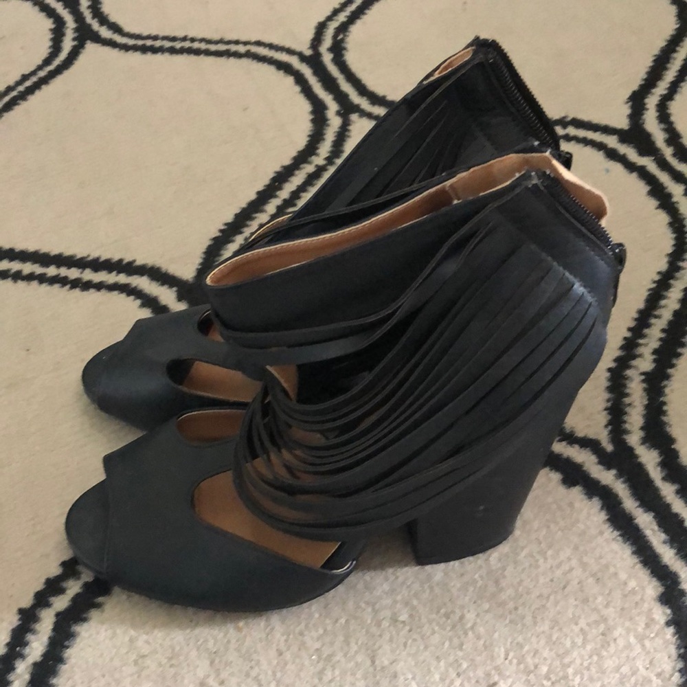 Quipid heel dress sandals size 9